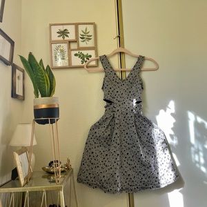 Vintage Flirty Cut-Out Geometric Mini Dress size S